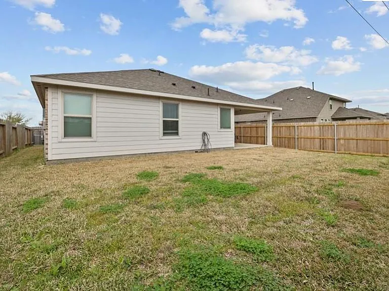 689 Forest Bend Ln — Photo 19