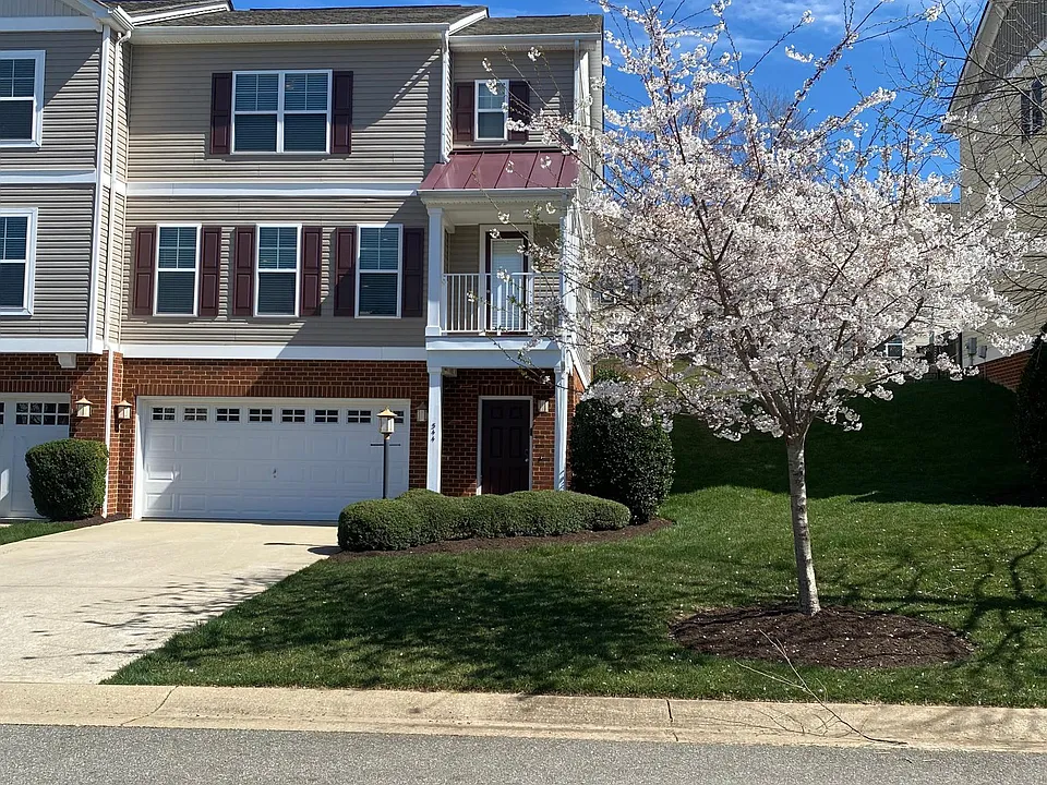 544 Abbey Village Cir