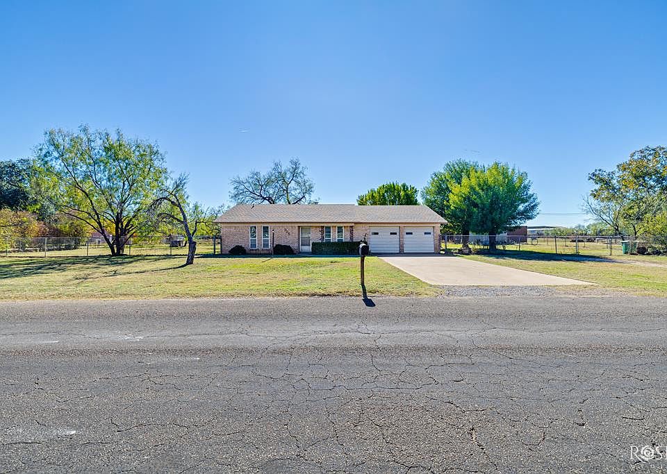1st image of 325 Mimosa Dr