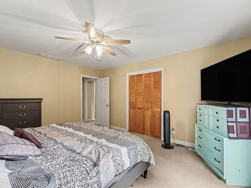 4176 Pleasant Dr, photo 20