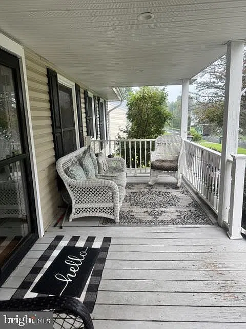 4 bed, 3.0 bath, 3094 sqft, $4,350 — Photo 4