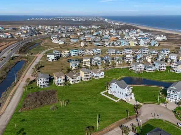 4111 Royal Tern Ln, Galveston, TX 77554