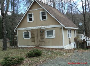 120 Hazleton Dr, Greentown, PA 18426