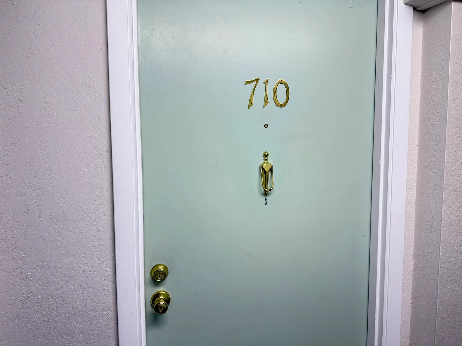 2 bed, 1150 sqft, $2,300 — Photo 2