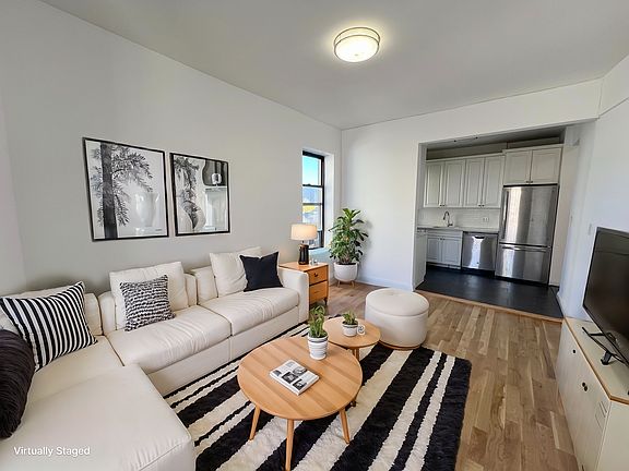 3rd image of 209 W 97th St #7R