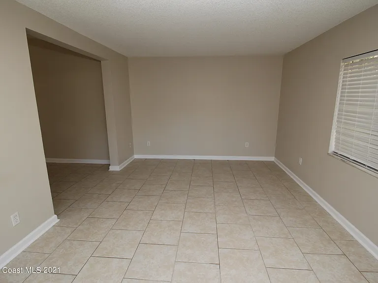 907 Commerce Rd SE — Photo 7