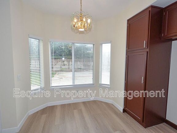 4th image of 1906 Kensington Ln