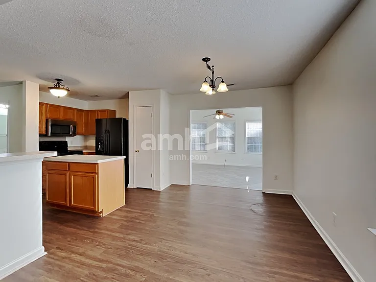 160 Camforth Dr — Photo 4