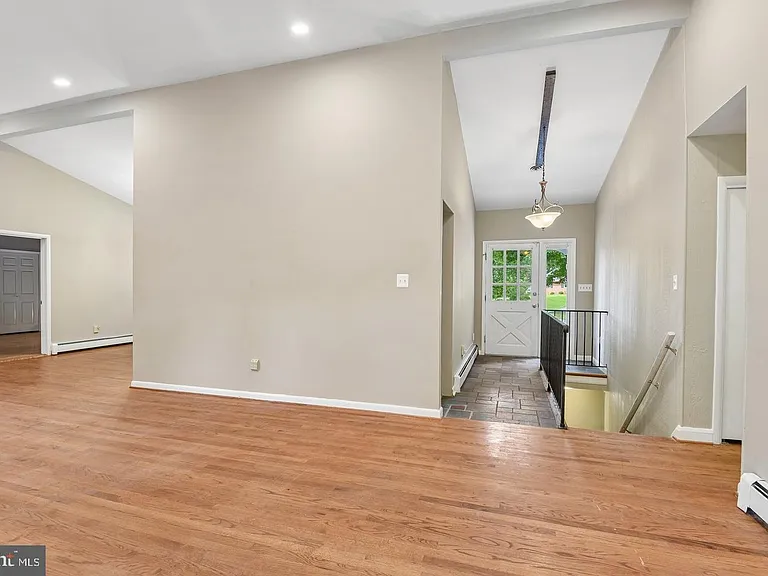 10206 Green Clover Ct — Photo 12
