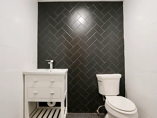 Rented by Hagstrom Management Inc | media 25