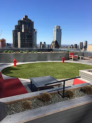 Rented by Sotheby's International Realty | media 26