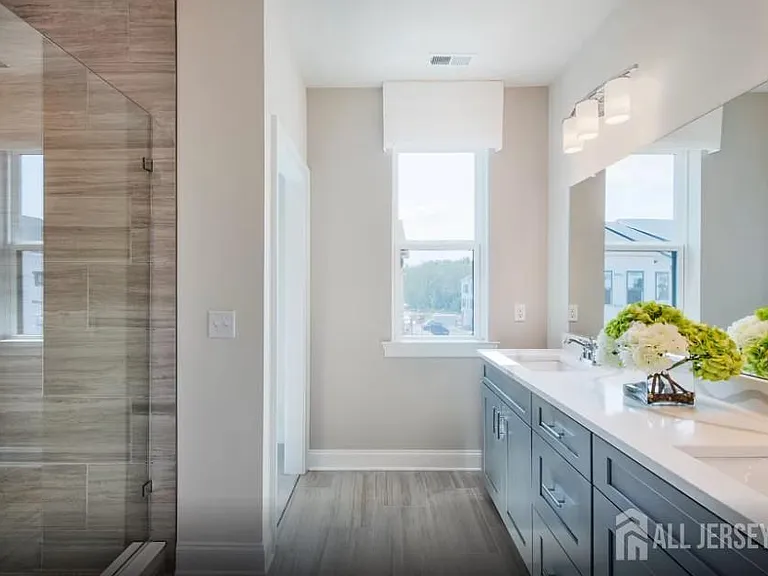 325 Sadie Cir — Photo 12