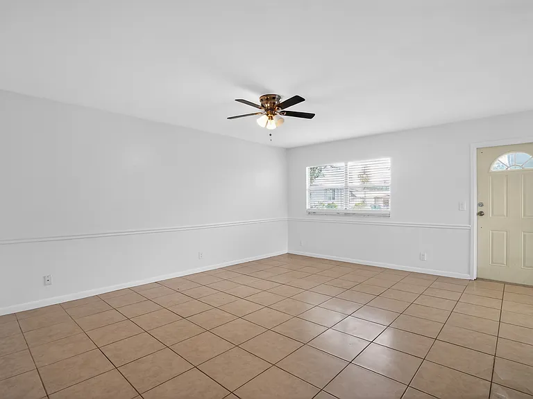 202 Bedford Trl — Photo 12