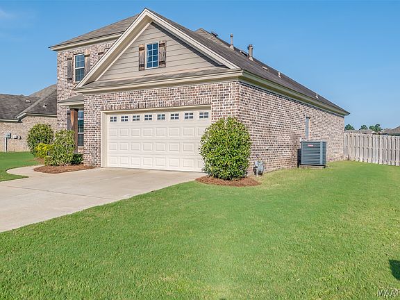 3rd image of 9313 Crescent Lodge Cir