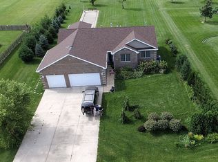 2434 Prairie Rose Rdg, Muscatine, IA 52761