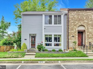 8750 Ridge Hollow Ct, Springfield, VA 22152