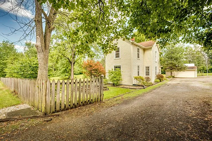 2221 Sheridan Rd photo 1