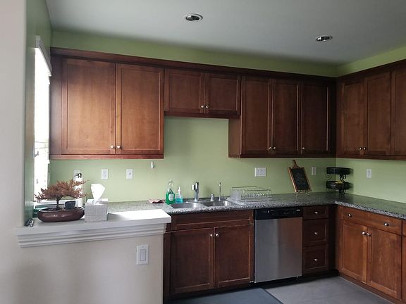 2nd image of 654 E Valencia St #116