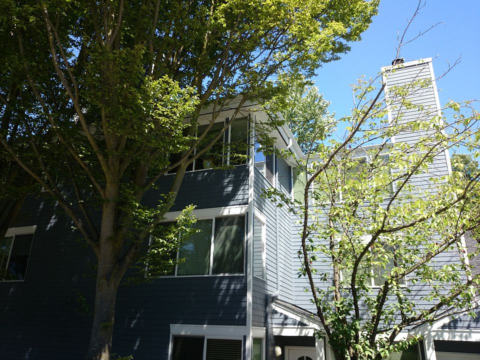 1st image of 2328 10th Ave E APT 203