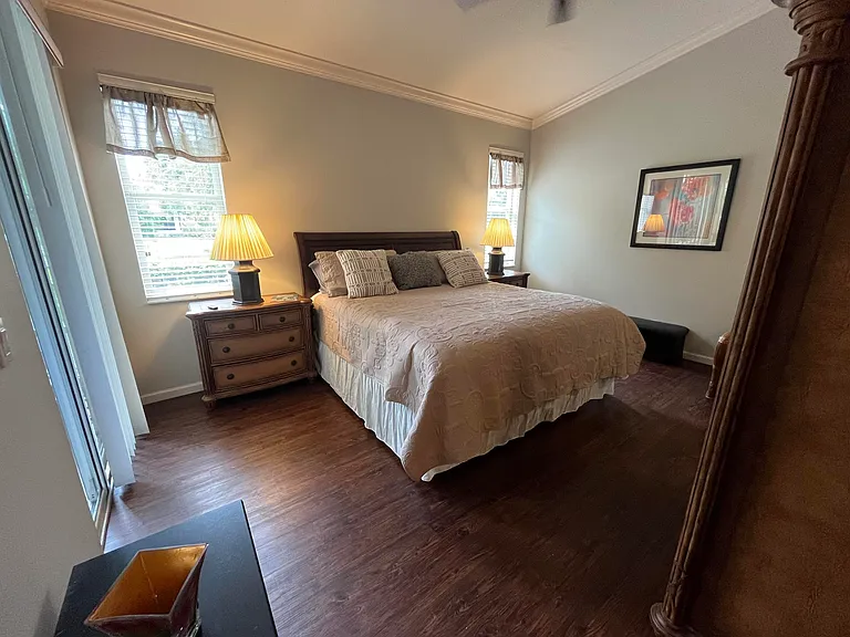 9201 Wentworth Ln — Photo 14