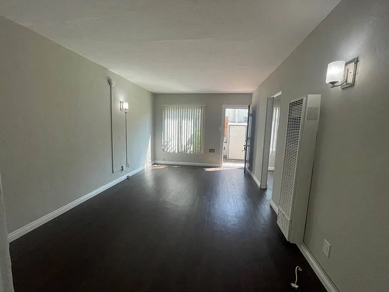1001-1007 Banning Blvd — Photo 6