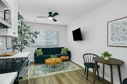 4th image of 4142 44th St APT 14