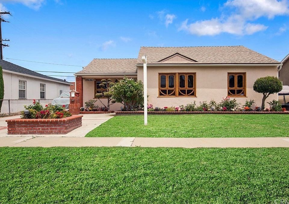 1st image of 18208 Saint Andrews Pl