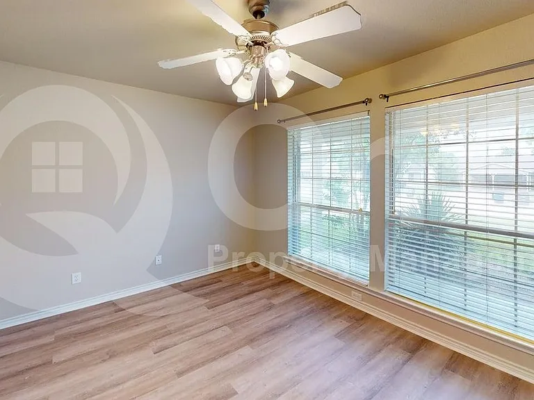 4828 Curzon Ave — Photo 5