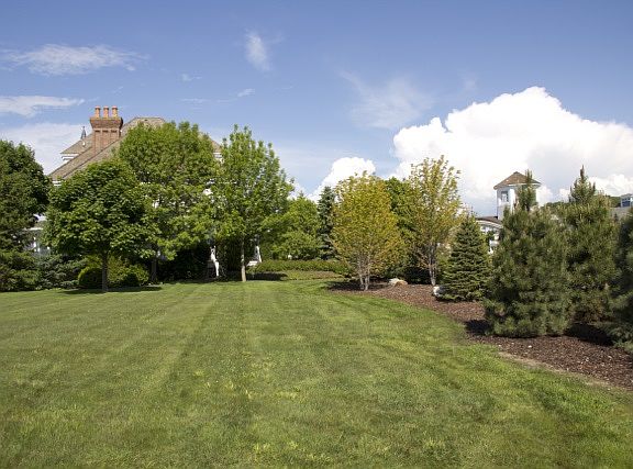 4th image of 3830 Peninsula Dr
