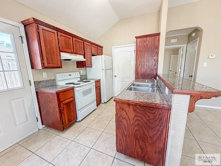 3402 S Arroyo Park Ln #3 — Photo 4