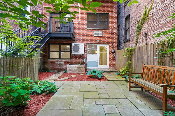 Sold by Daniel Gale Sotheby's International Realty | media 24