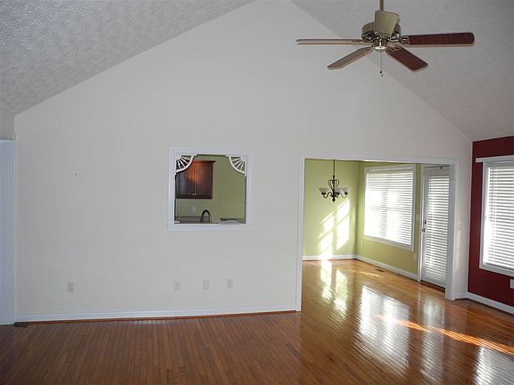4th image of 4115 Blackberry Hill Dr