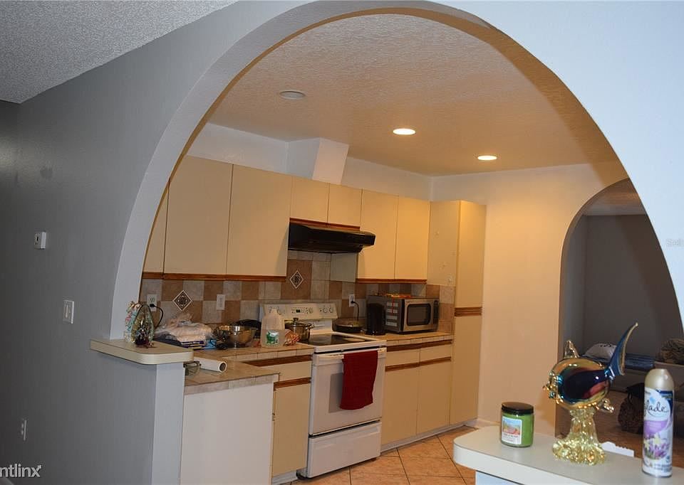 1st image of 121 Acapulco Dr