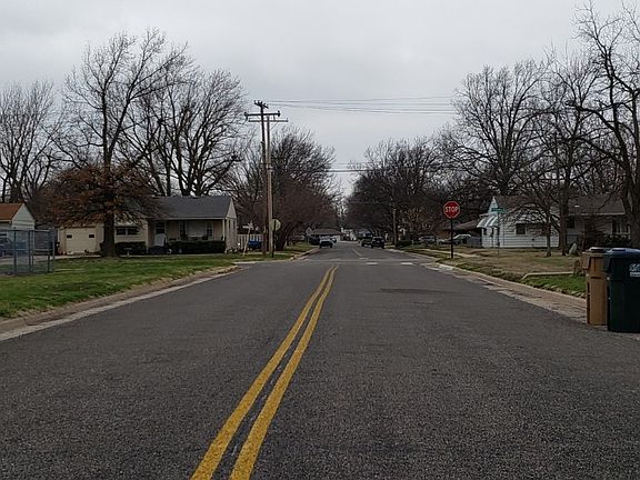 5th image of 120 W 29th Ave