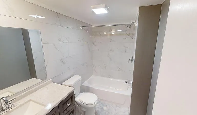 2 N Normal St #3 — Photo 7