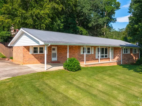 34 Maplewood Ln, Marion, NC 28752