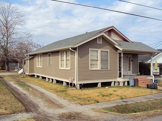 2nd image of 734B Goode St #B