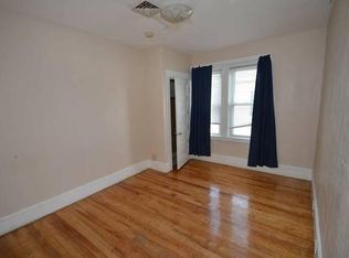 28 Vale St APT 3, Worcester, MA 01604