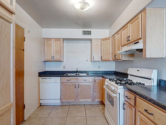 5th image of 1605 W Didier Ave