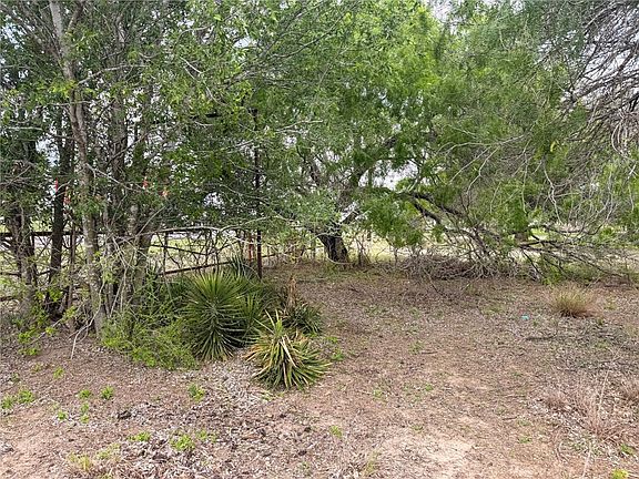 3rd image of 3250 Highway 281