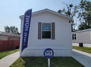 14 Brougham Dr, Wheeling, IL 60090