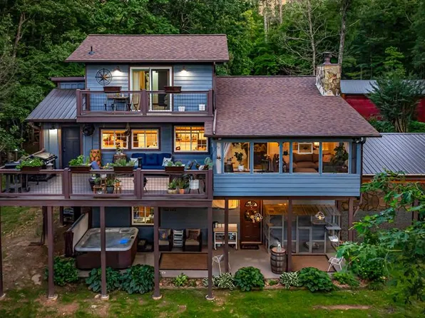 390 Sunny Brook Rd, Blue Ridge, GA 30513
