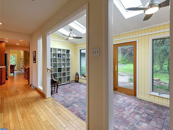 3rd image of 217 Woodland Dr