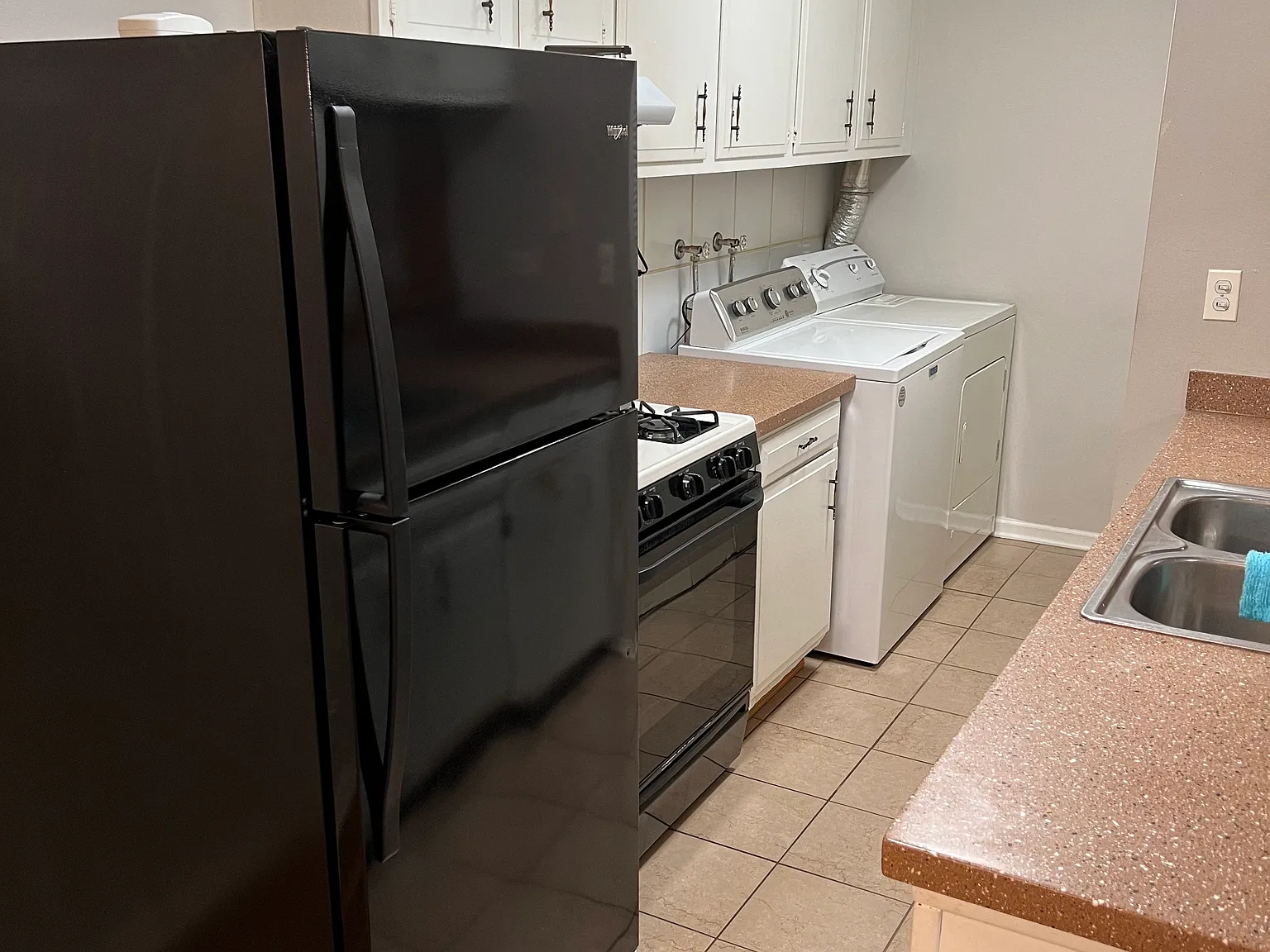 2 bed, 882 sqft, $1,950 — Photo 4