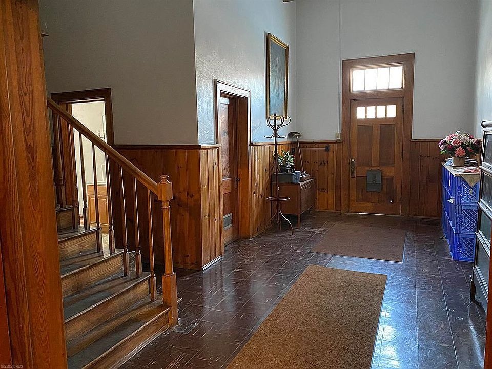 33 4th St SE, Pulaski, VA 24301 Zillow