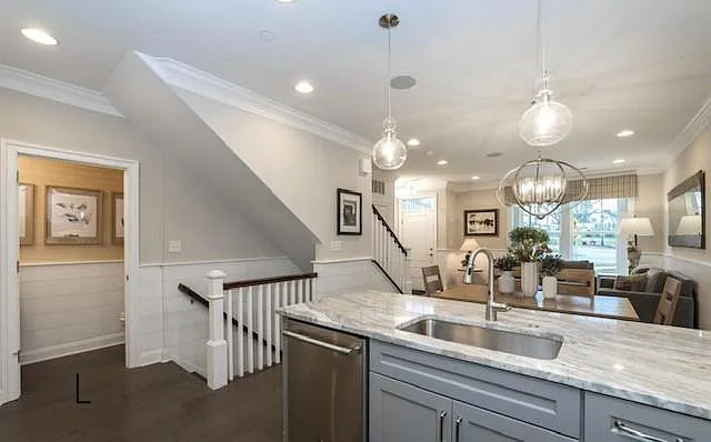 248 Charles Ellis Dr — Photo 1