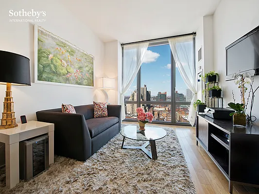 Rented by Sotheby's International Realty | media 10