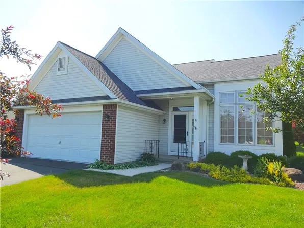 3 Snapdragon Cir, North Chili, NY 14514