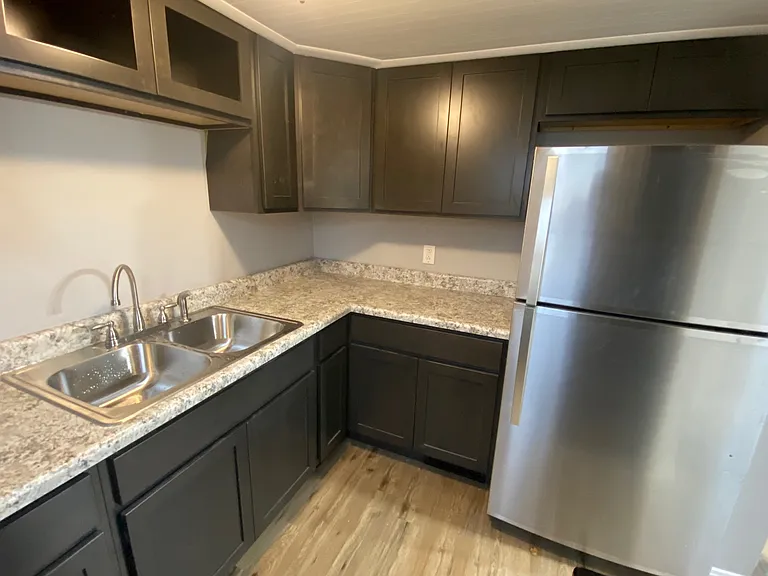 209 Stafford Ave — Photo 2