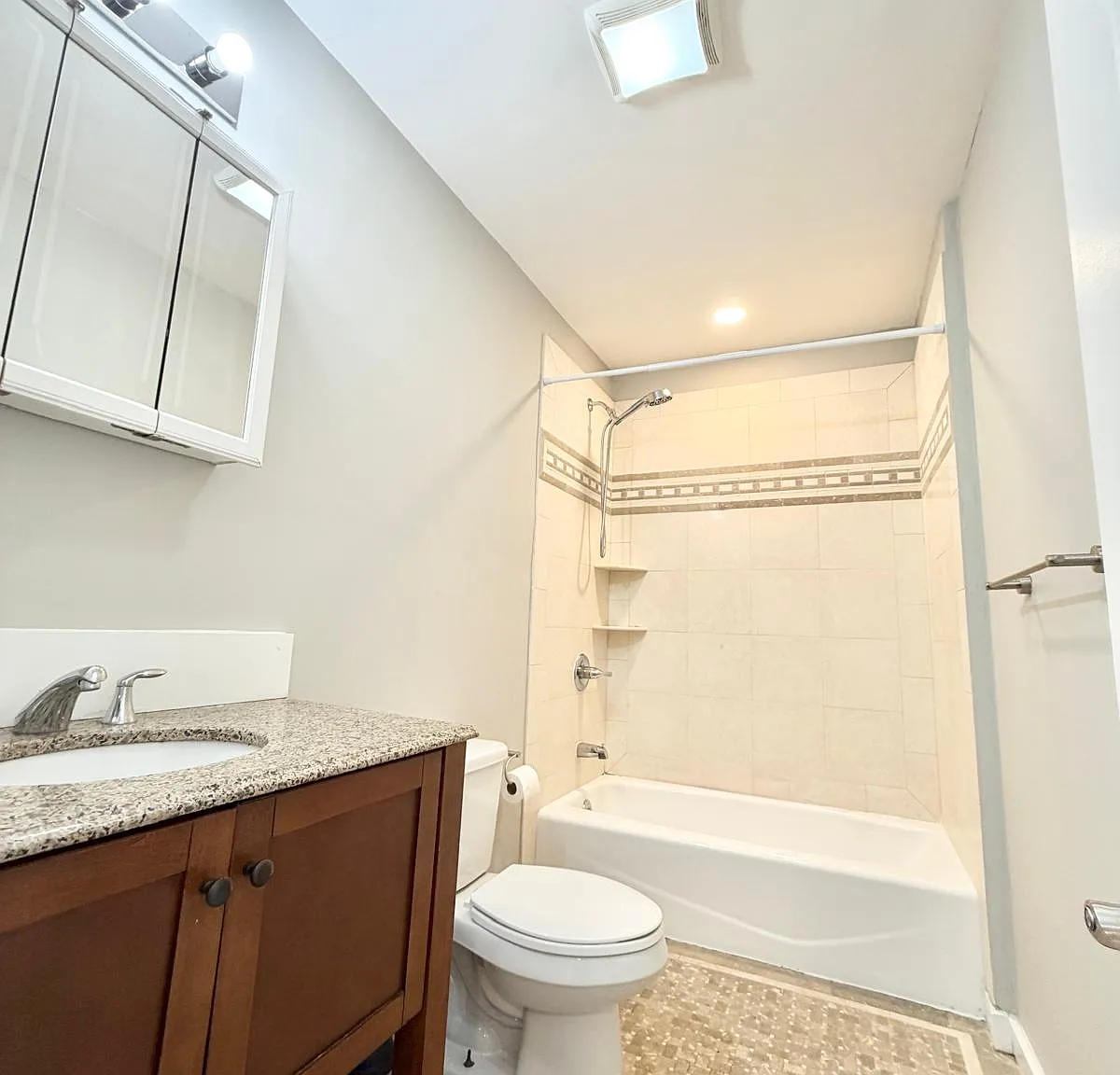 2 bed, 1500 sqft, $2,150 — Photo 4